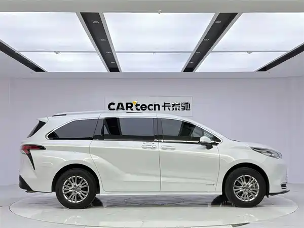 Toyota Sienna 2023