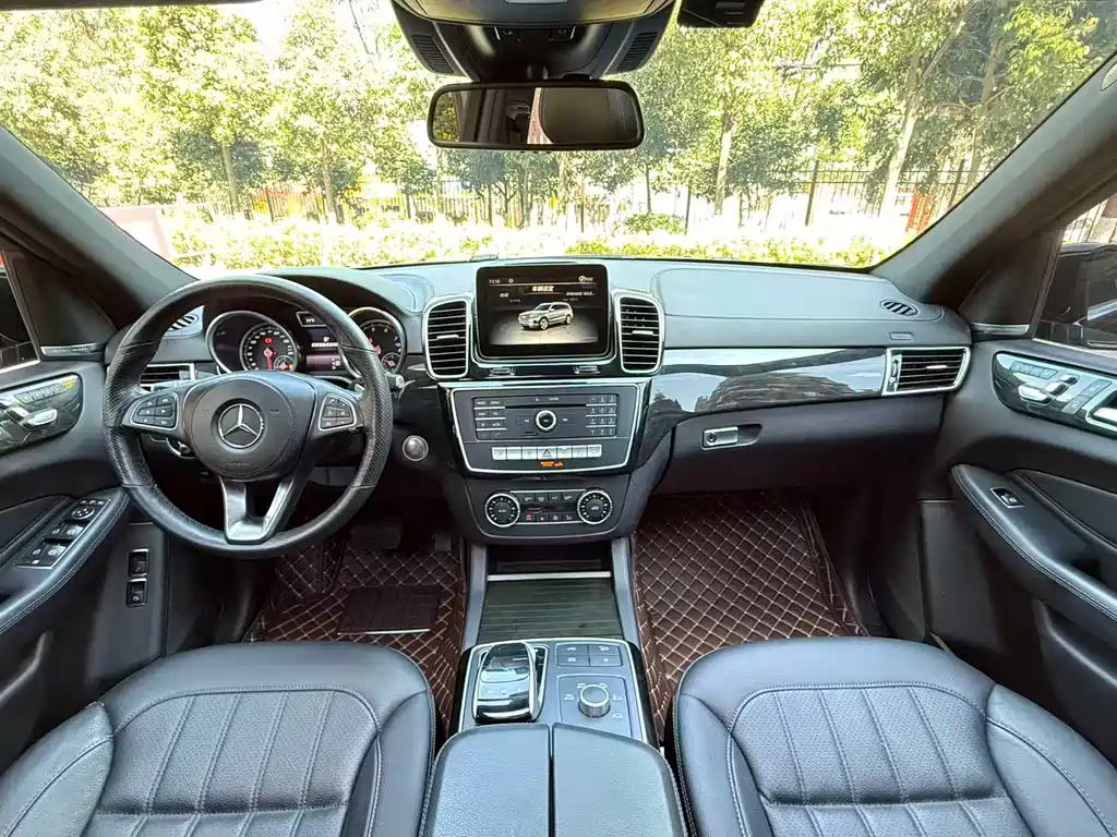 Mercedes-Benz GLS 2017 — фото 12