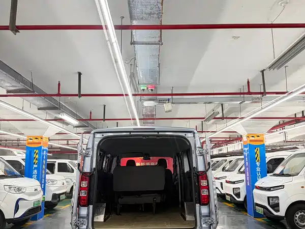 Wuling Yangguang 2025