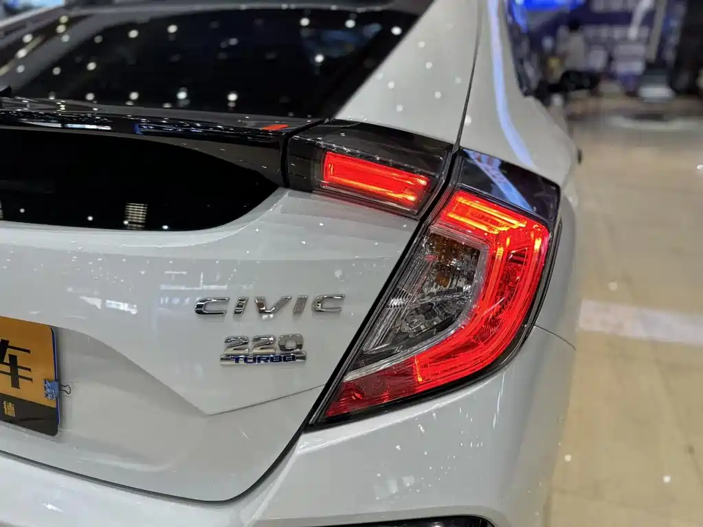 Honda Civic 2021 — фото 12