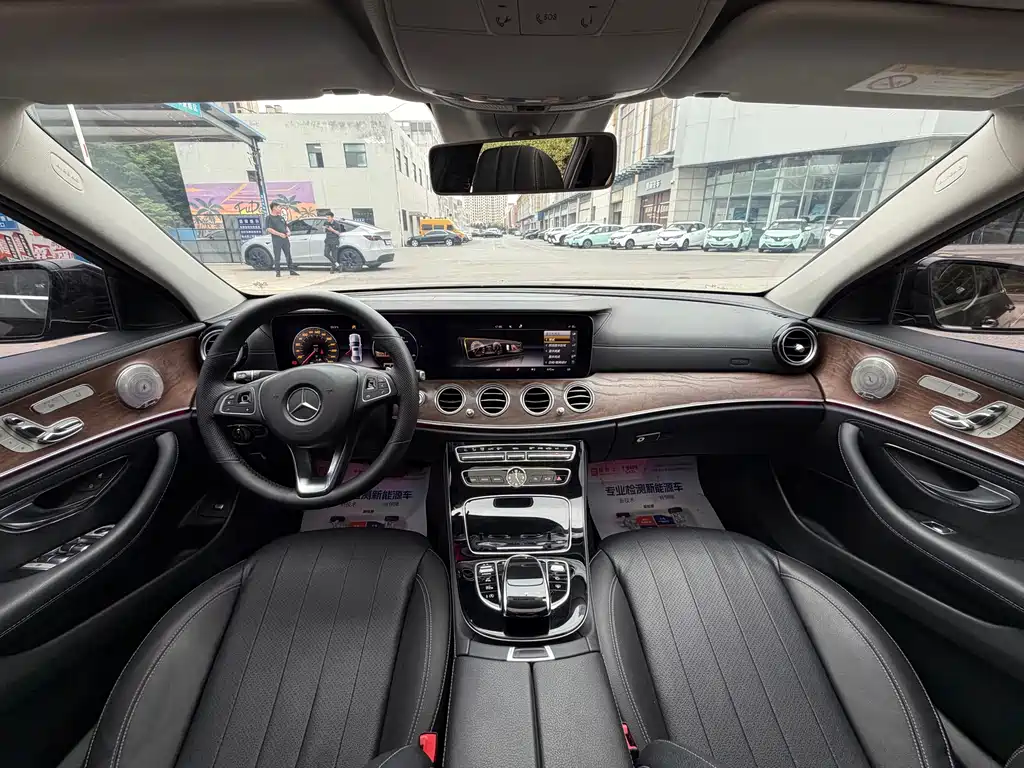 Mercedes-Benz E-Class 2016 — фото 15