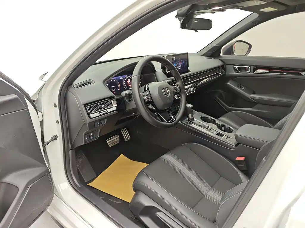 Honda Civic 2023 — фото 16
