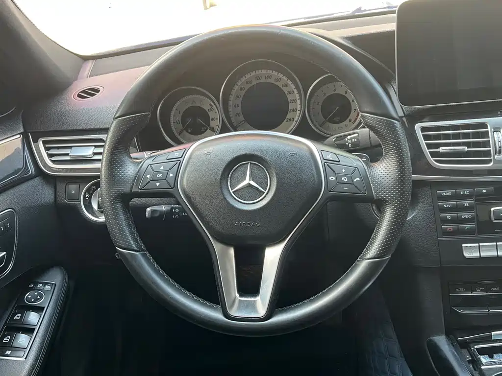 Mercedes-Benz E-Class 2015 — фото 7