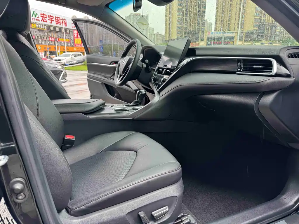 Toyota Camry 2021 — фото 11