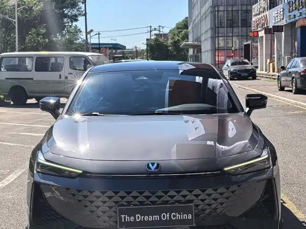Changan UNI-V 2025