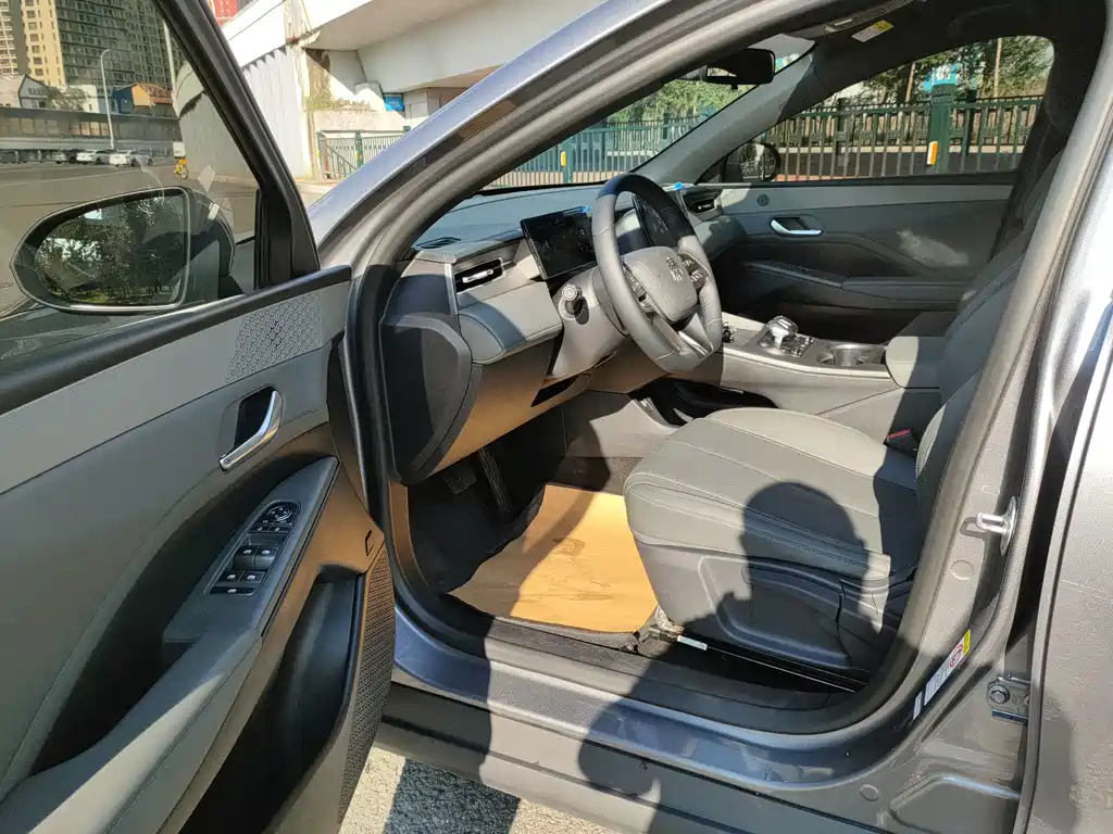 BYD Qin PLUS 2025 — фото 12
