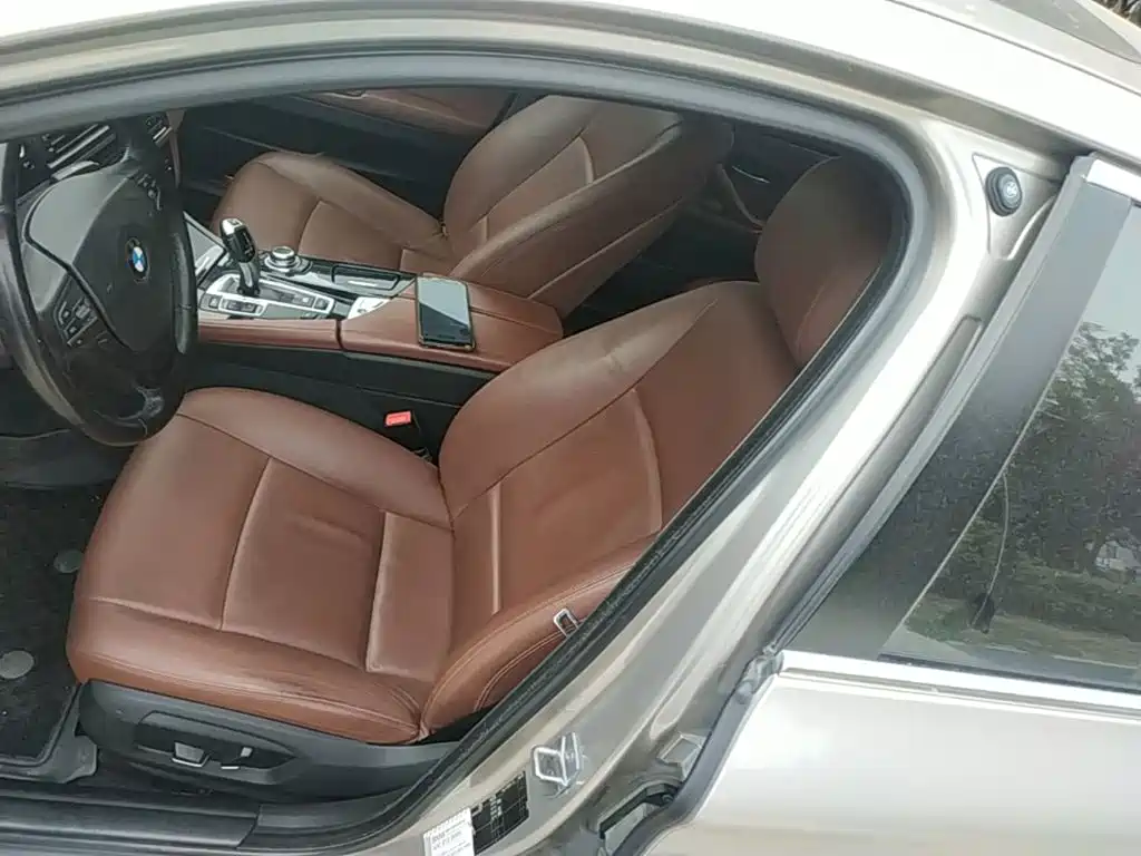 BMW 5 Series 2015 — фото 15