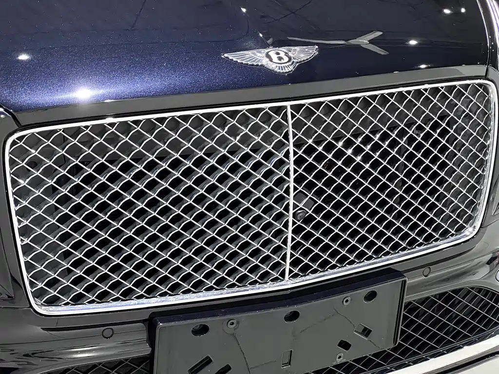 Bentley Bentayga 2021 — фото 8