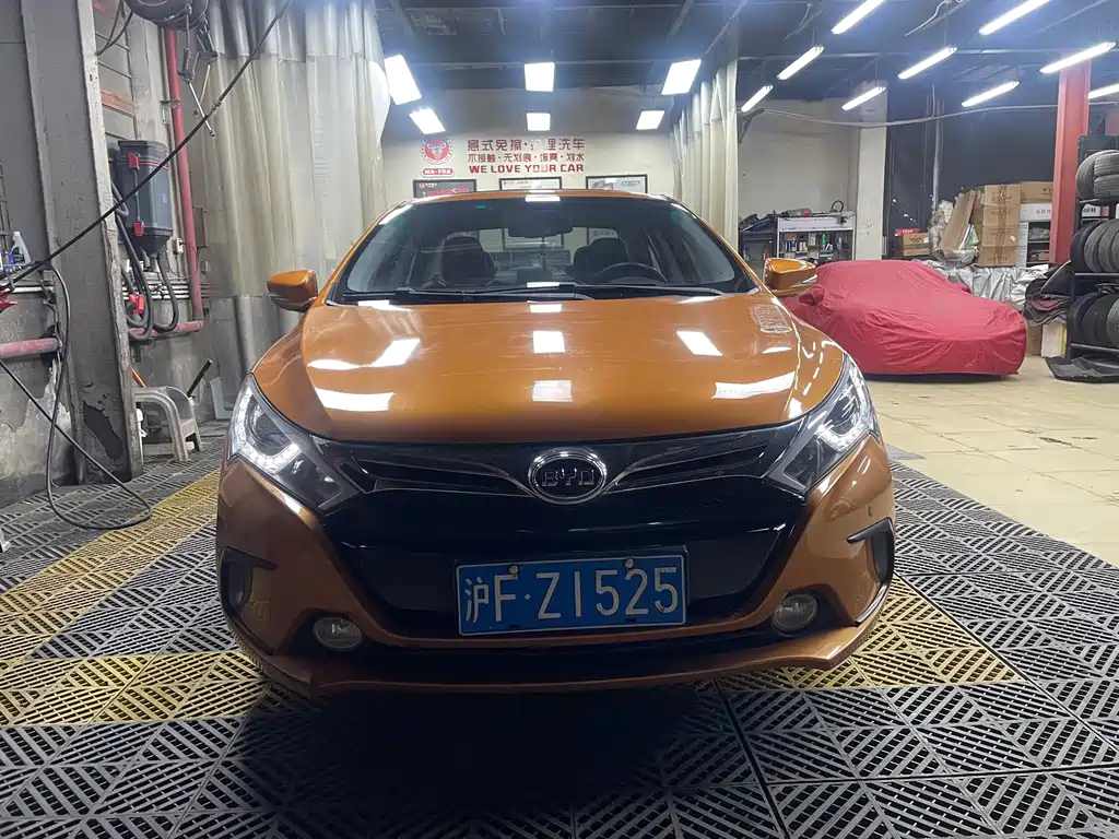 BYD Qin NEV 2015 — фото 2