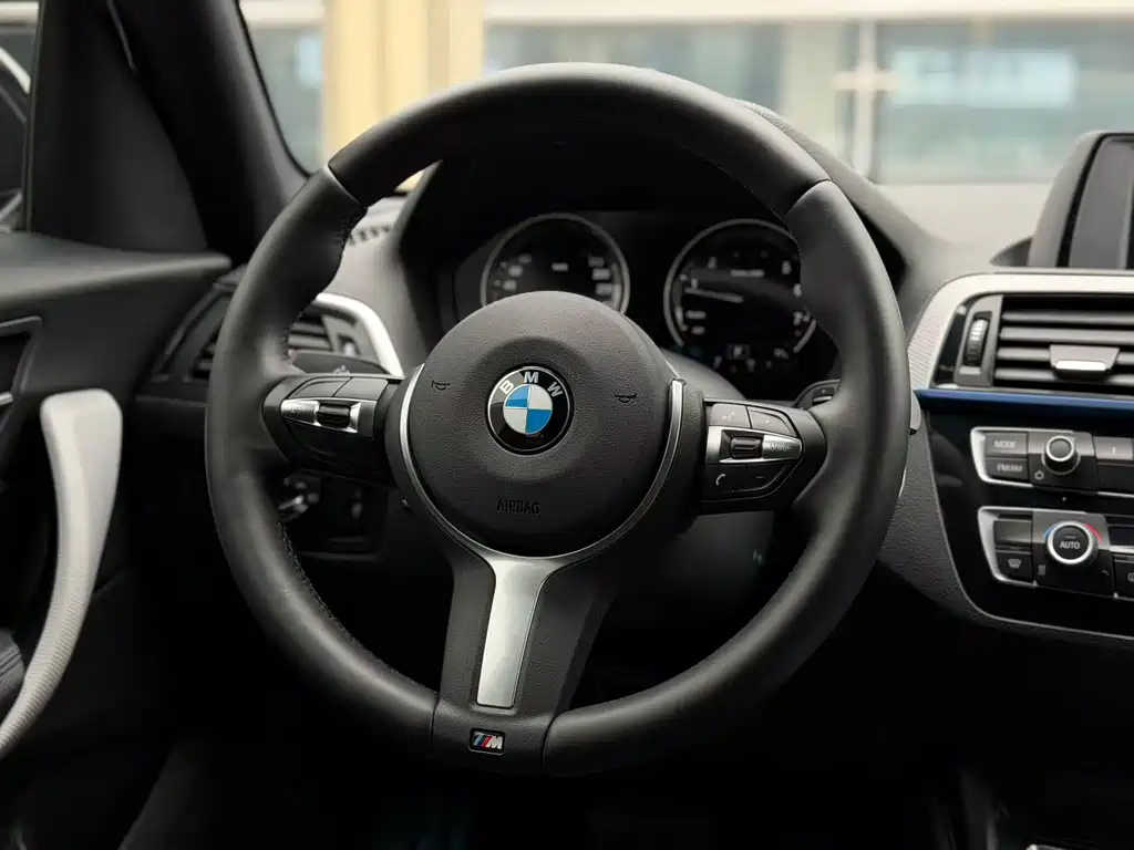 BMW 1 Series 2018 — фото 4