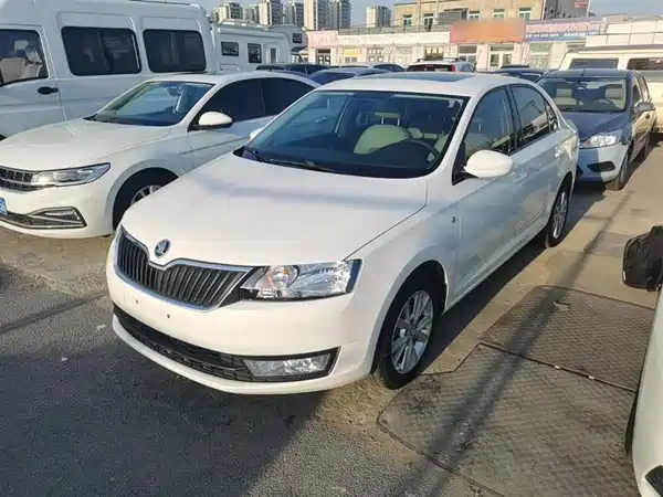 Skoda Rapid 2015