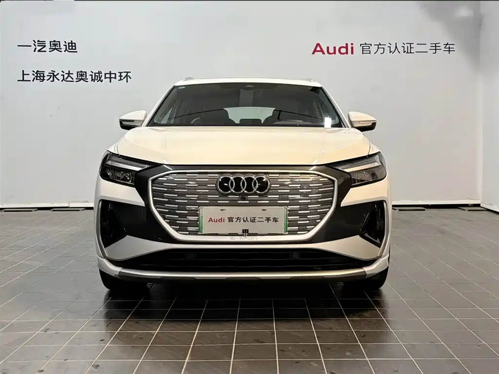 Audi Q4 e-tron 2024 — фото 2