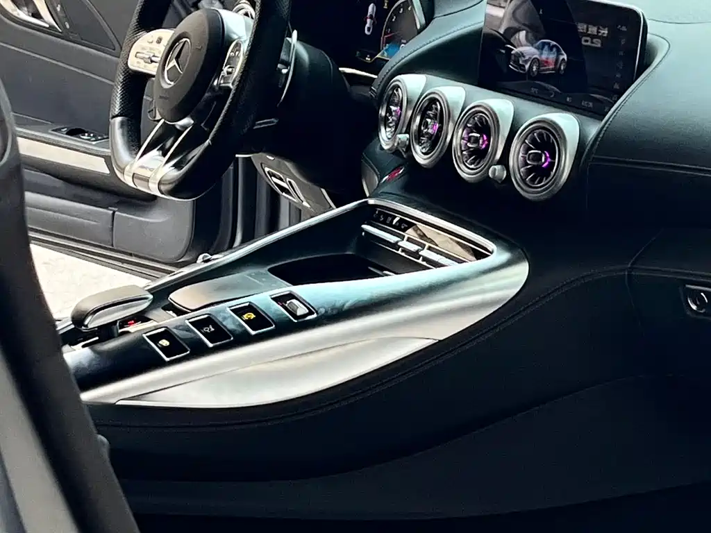 Mercedes-Benz AMG GT 2019 — фото 12