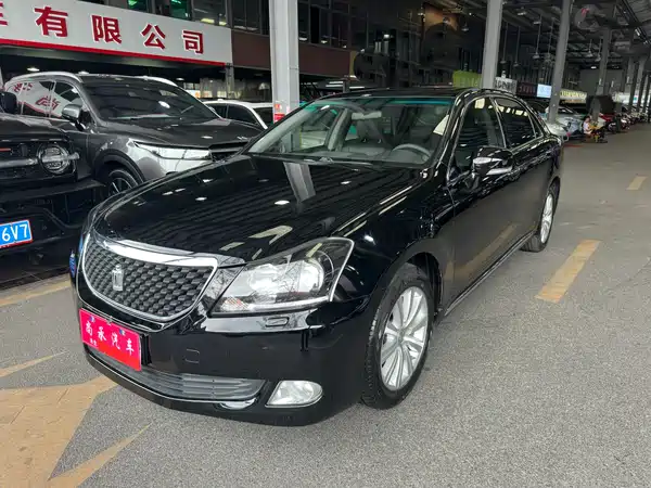 Toyota Crown 2011