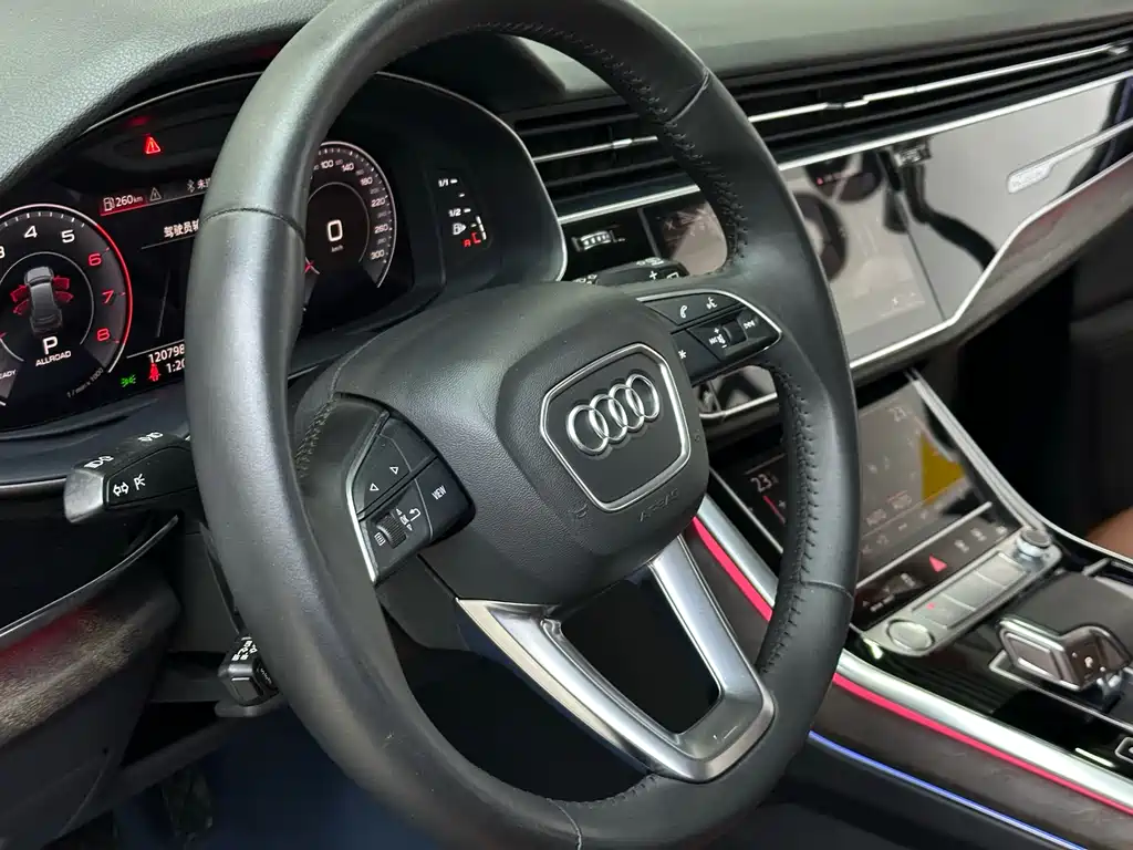 Audi Q7 2020 — фото 13