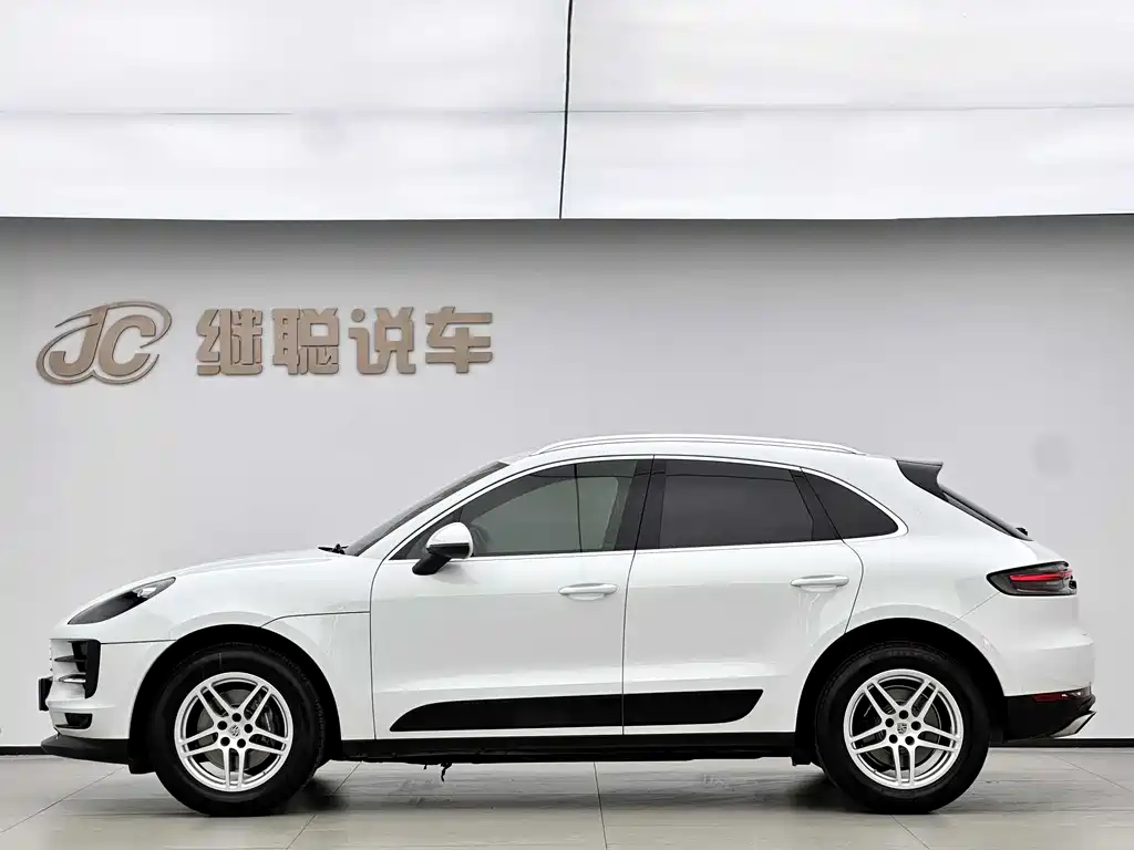 Porsche Macan 2019 — фото 11