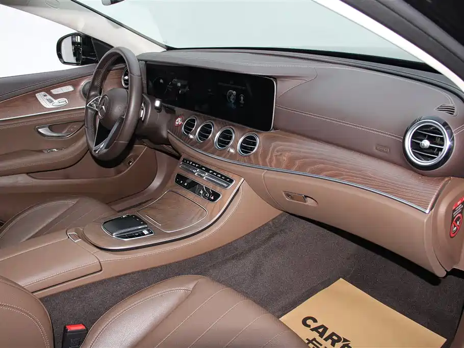 Mercedes-Benz E-Class 2023 — фото 21