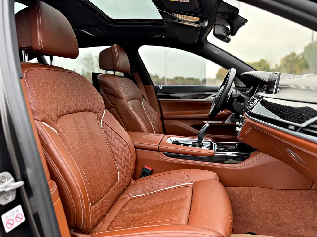 BMW 7 Series 2019 — фото 15