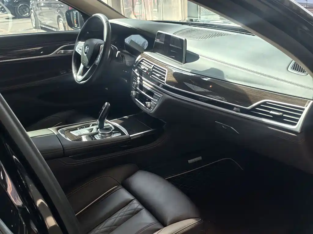 BMW 7 Series 2022 — фото 15