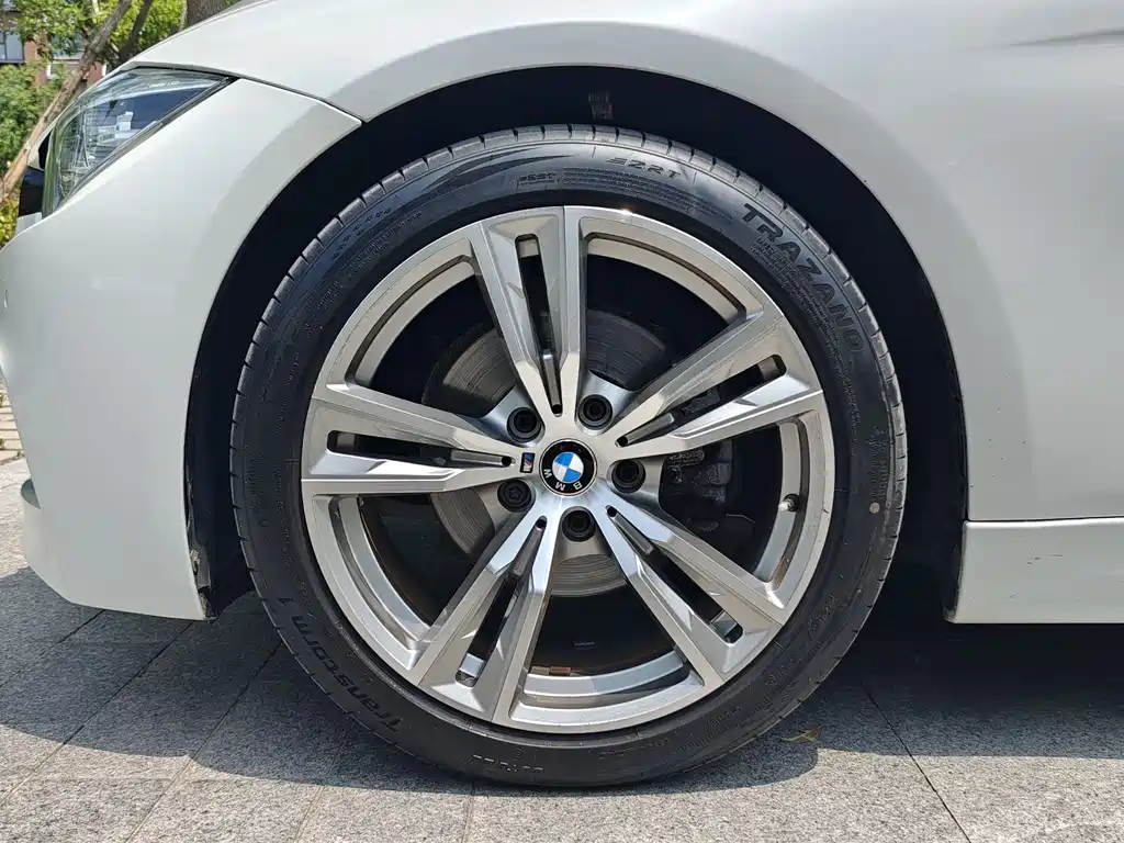 BMW 3 Series 2017 — фото 6