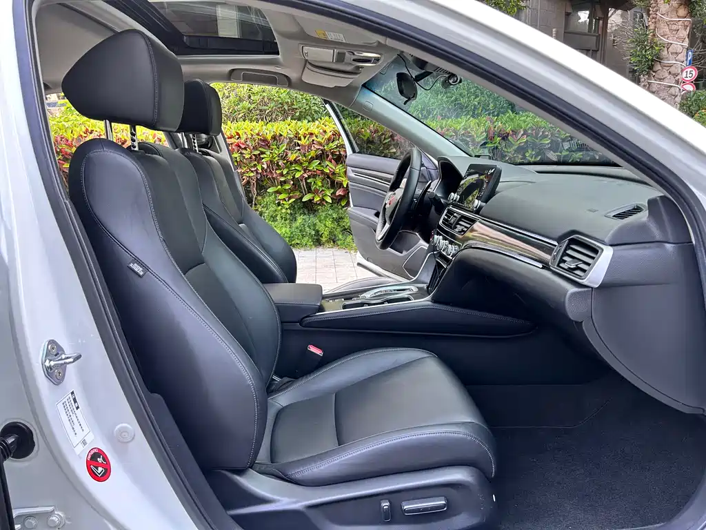 Honda Accord 2020 — фото 12