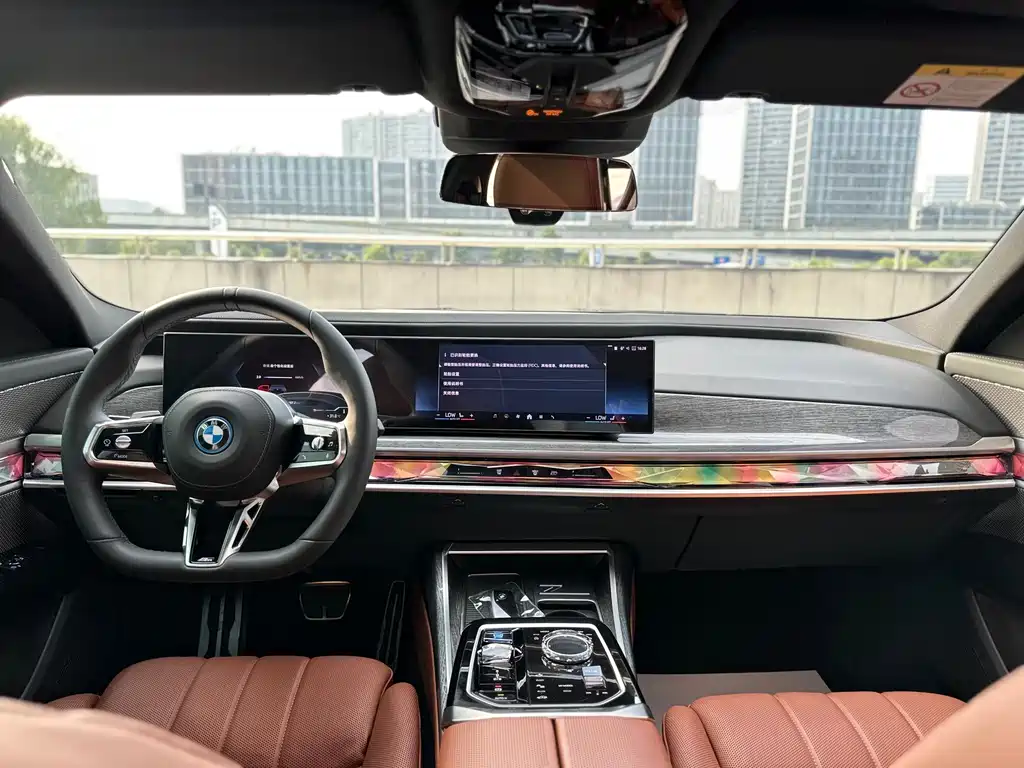 BMW i7 2024 — фото 9