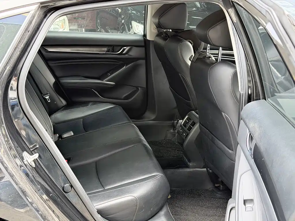 Honda Accord 2022 — фото 10