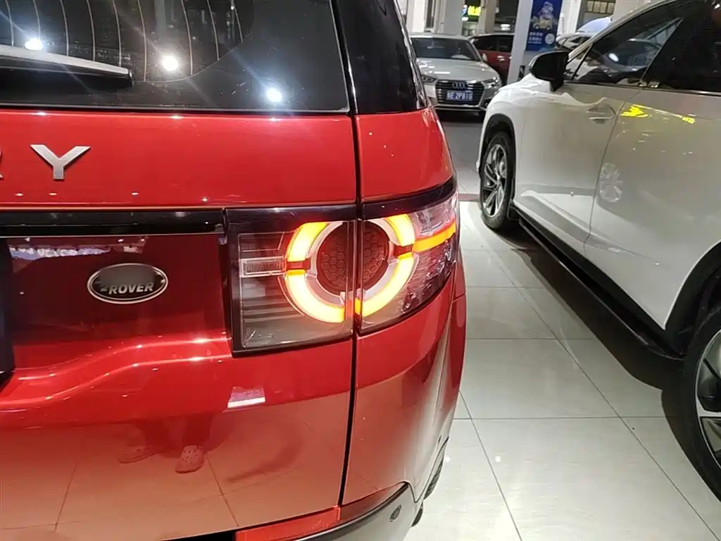 Land Rover Discovery Sport 2017 — фото 8