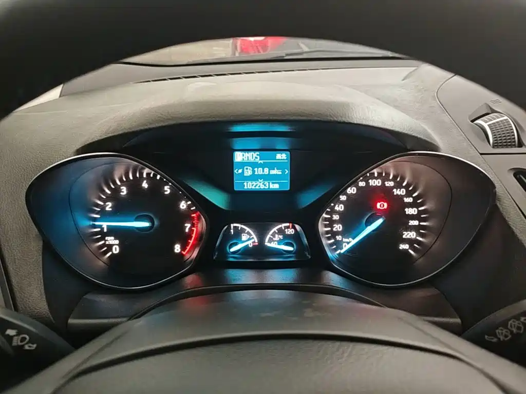 Ford Kuga 2017 — фото 12