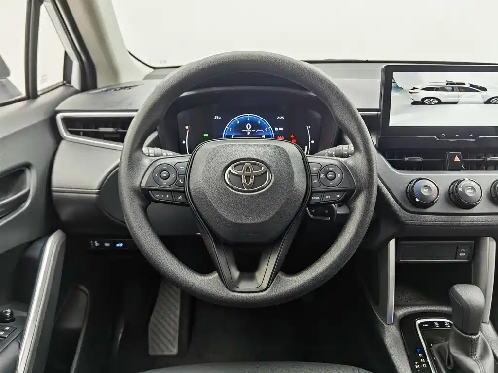 Toyota Corolla Cross 2025 — фото 11