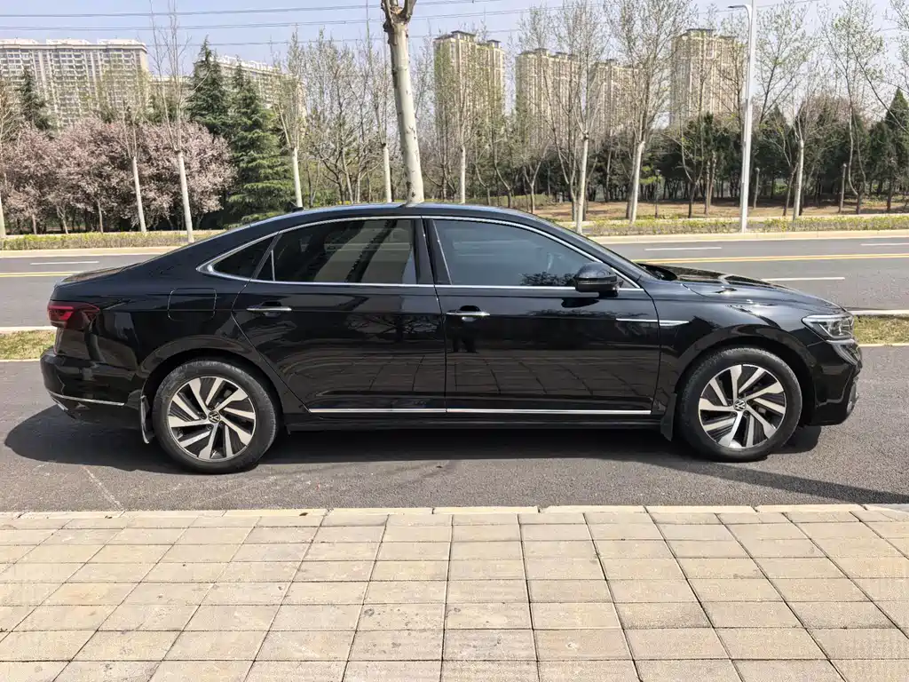 Volkswagen Passat New Energy 2022 — фото 19