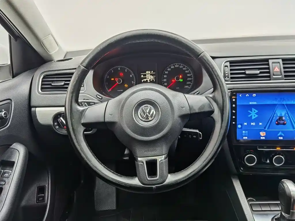 Volkswagen Sagitar 2015 — фото 11