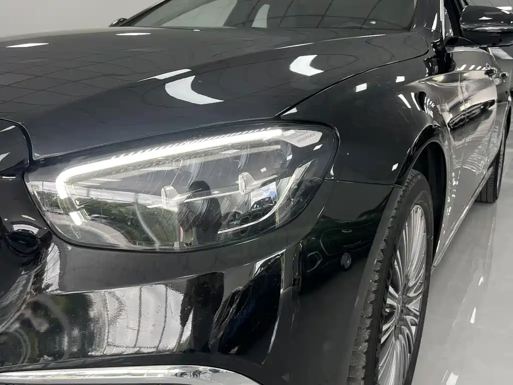 Mercedes-Benz E-Class 2023 — фото 8