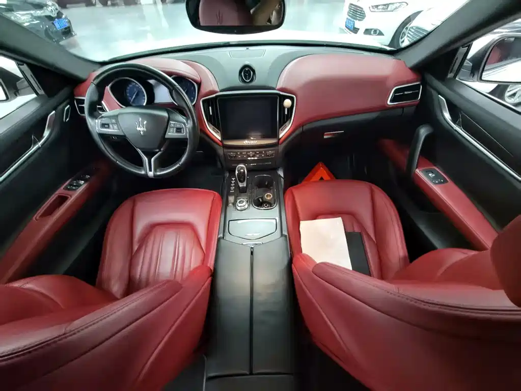 Maserati Ghibli 2018 — фото 12