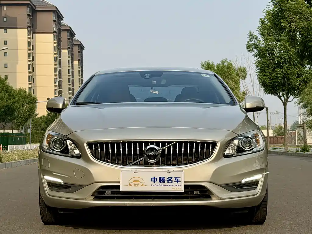 Volvo S60 2018 — фото 2