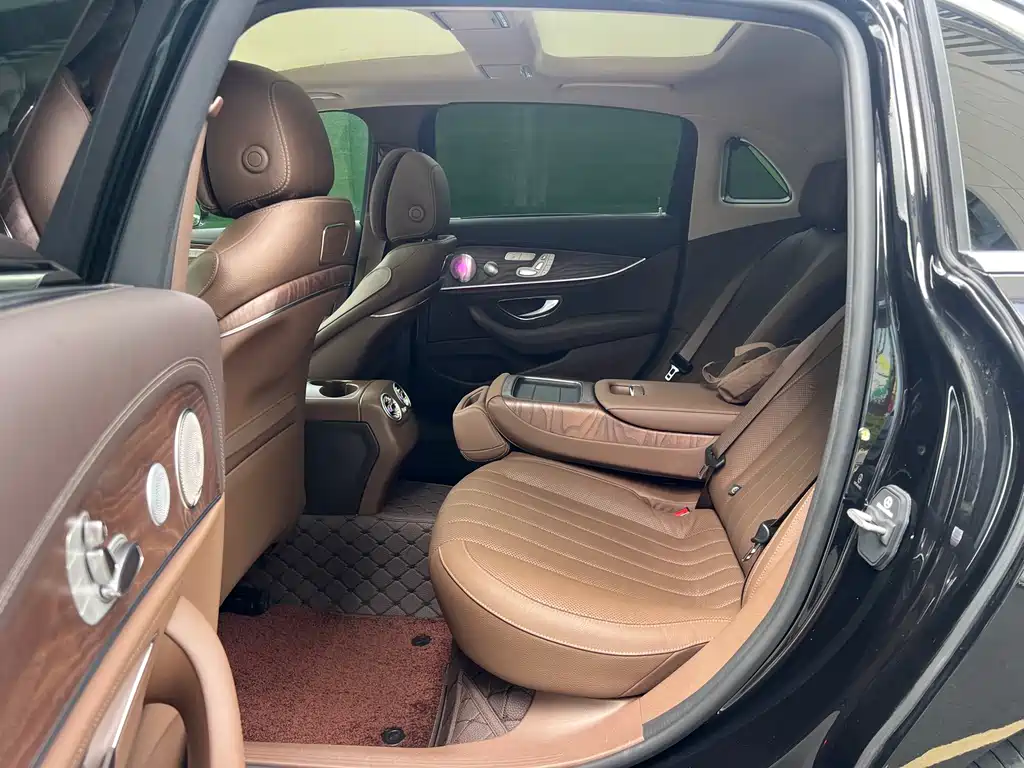 Mercedes-Benz E-Class 2020 — фото 11