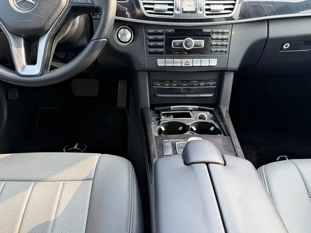 Mercedes-Benz E-Class 2014 — фото 15