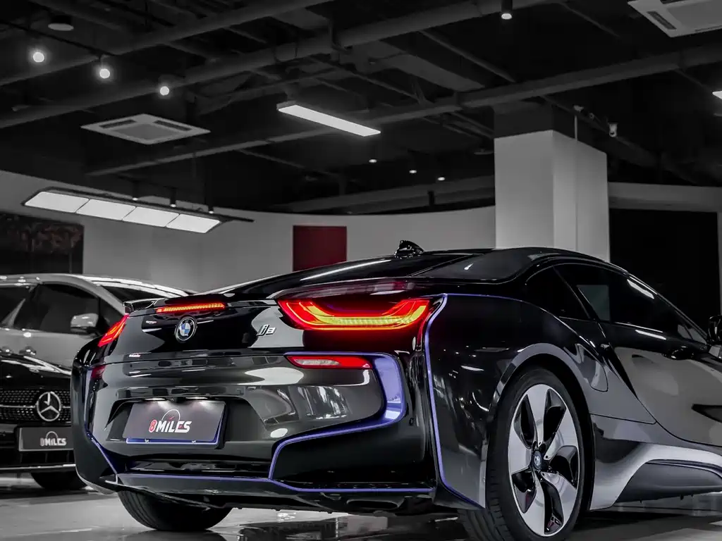 BMW i8 2017 — фото 16