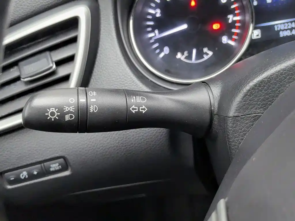 Nissan X-Trail 2015 — фото 21