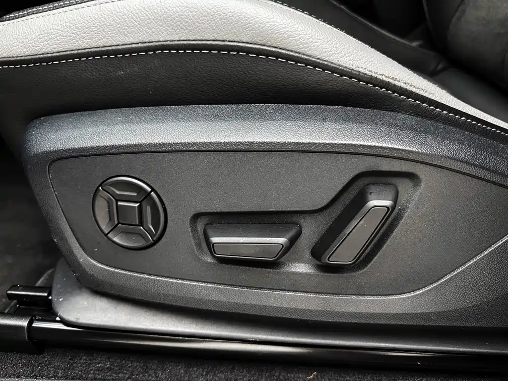 Audi Q3 2021 — фото 13