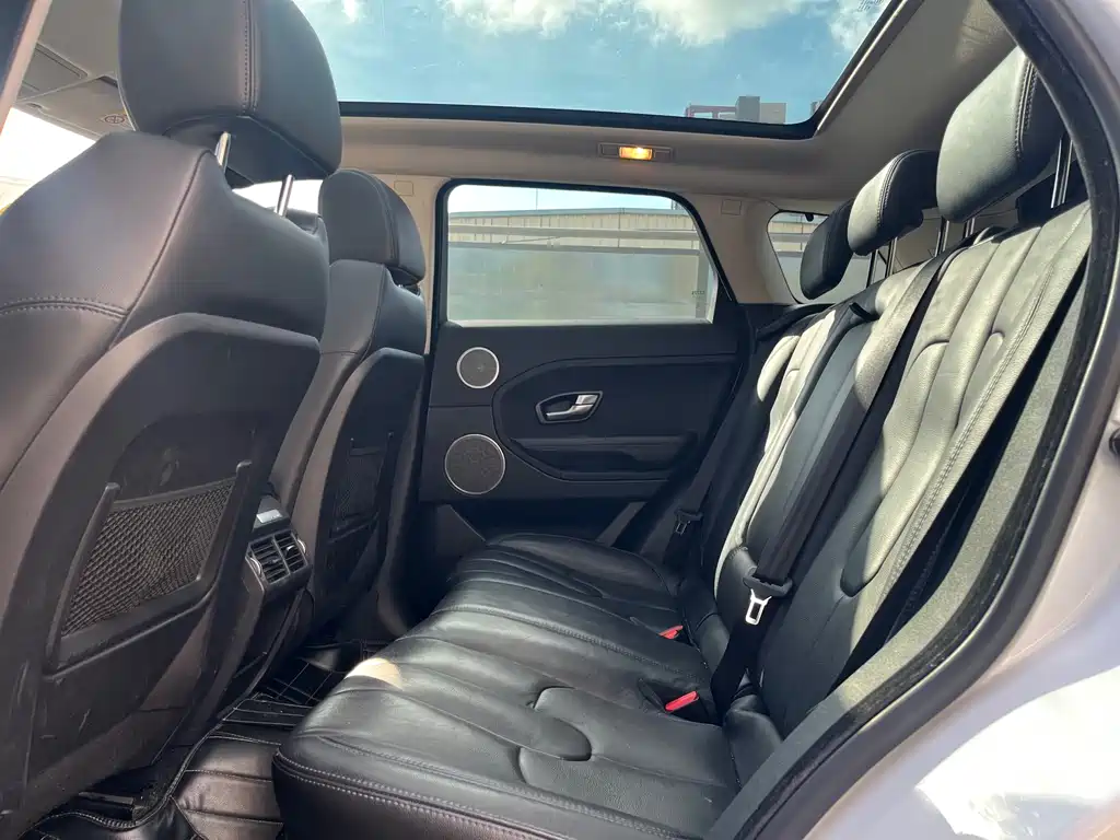 Land Rover Evoque 2015 — фото 9