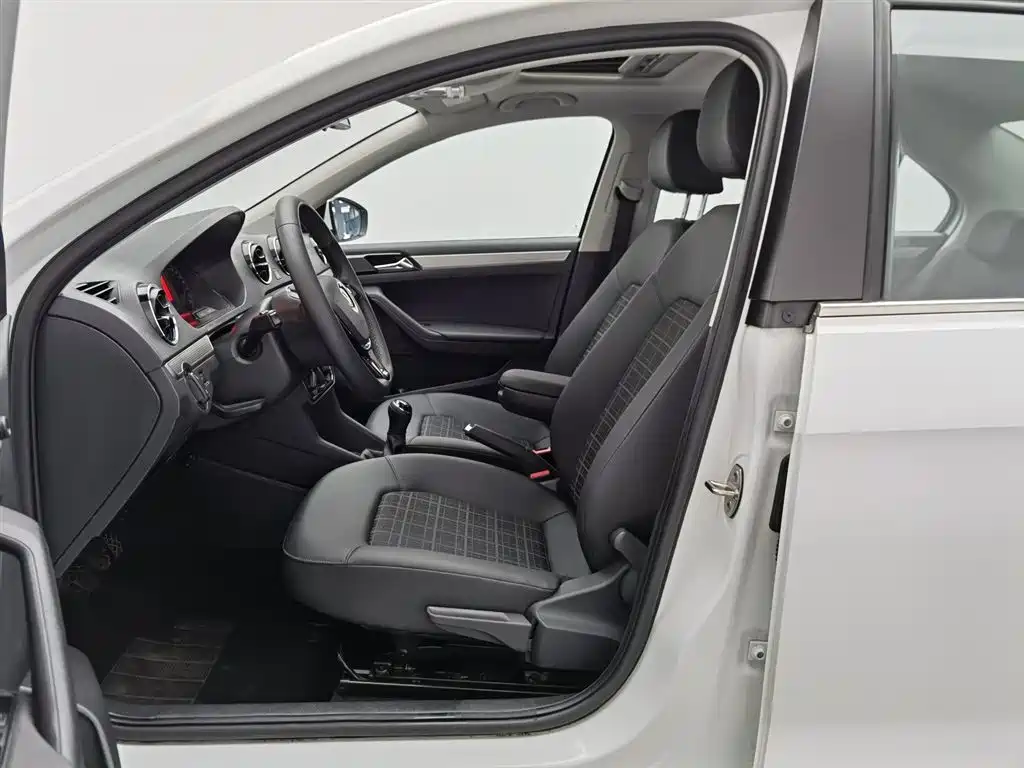Volkswagen Jetta 2018 — фото 10