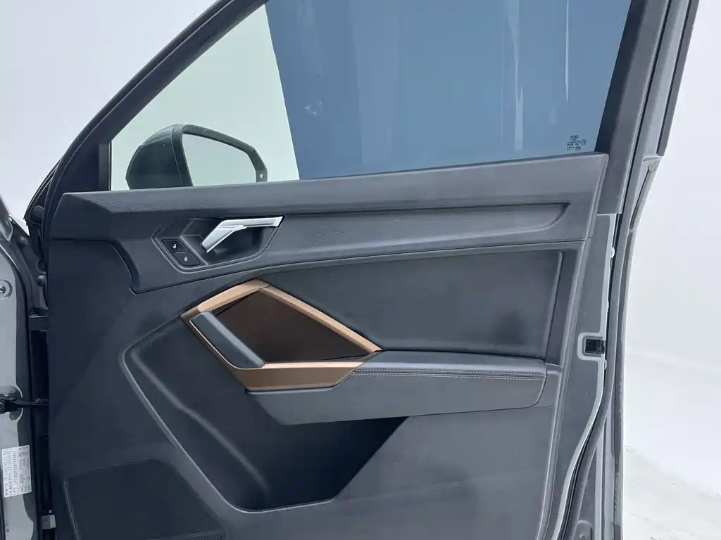 Audi Q3 2022 — фото 28