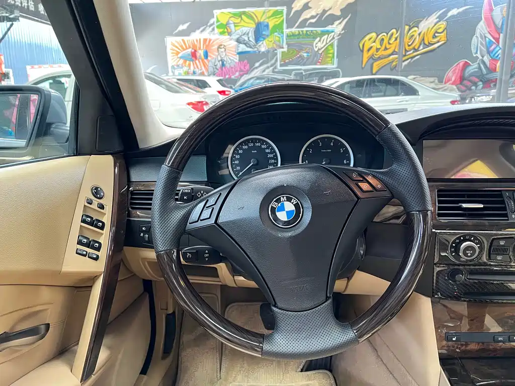 BMW 5 Series 2005 — фото 12