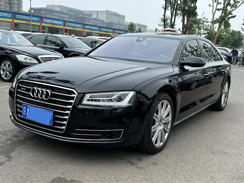 Audi A8 2015 — фото 1