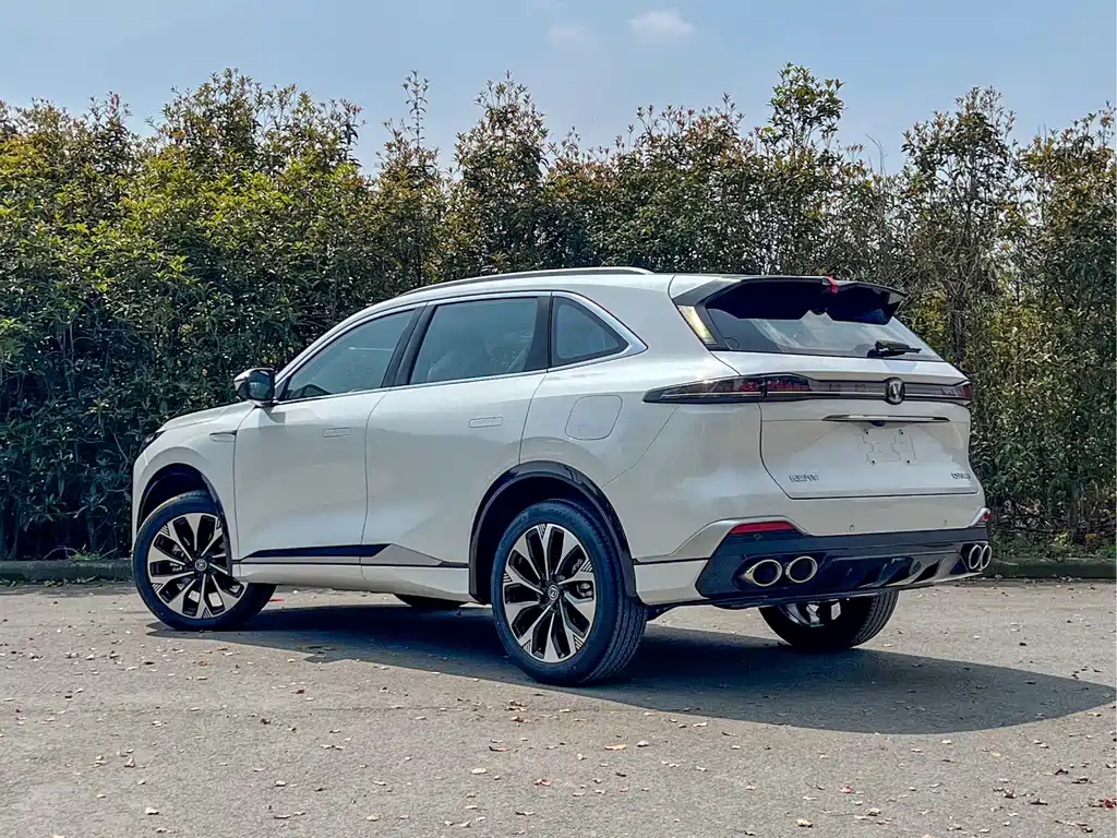 Changan CS75 PLUS 2026 — фото 6