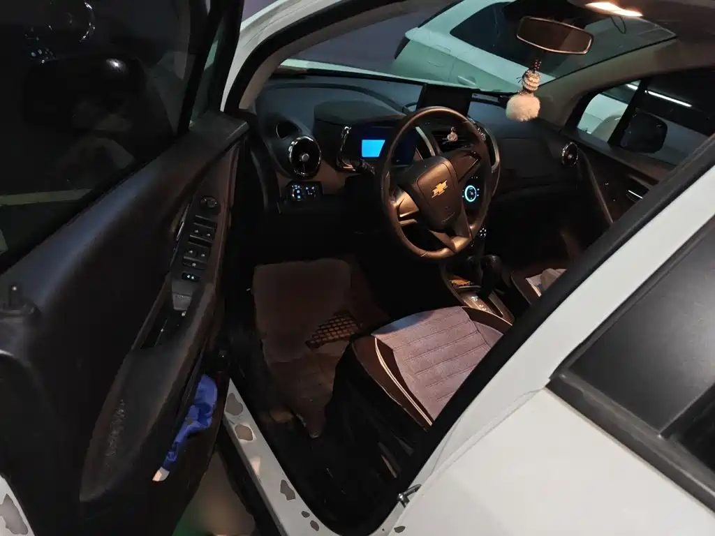 Chevrolet Trax 2015 — фото 14