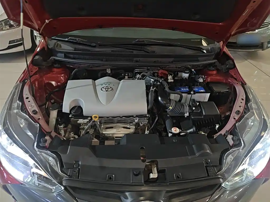 Toyota Yaris L 2018 — фото 20