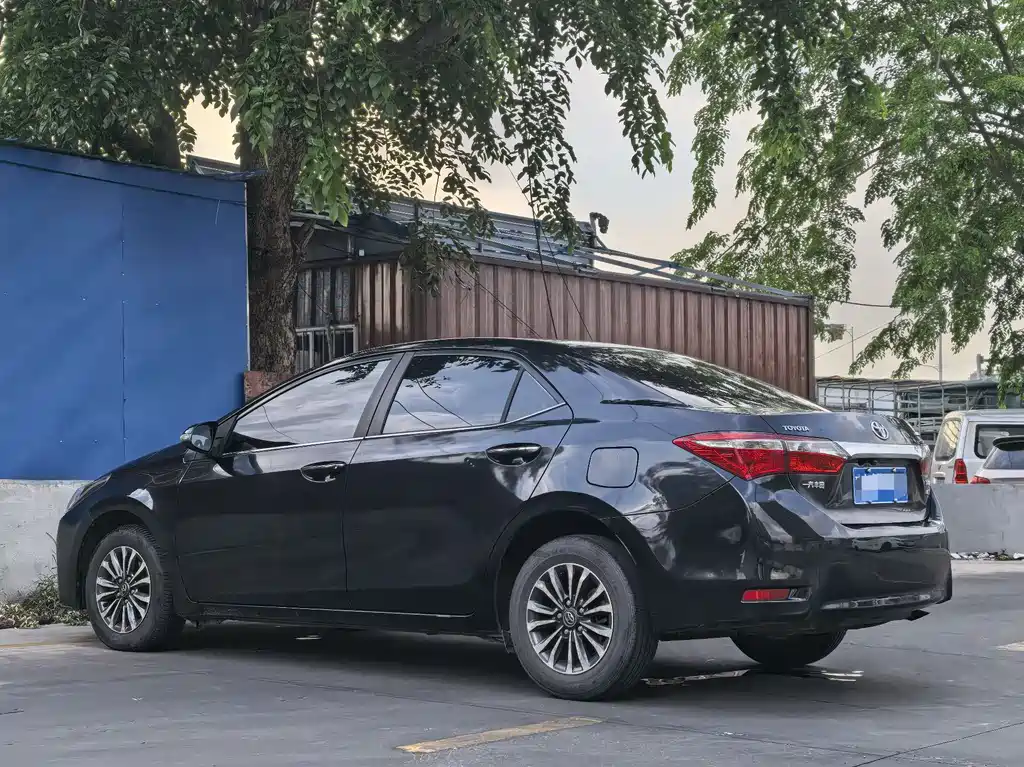 Toyota Corolla 2017 — фото 9