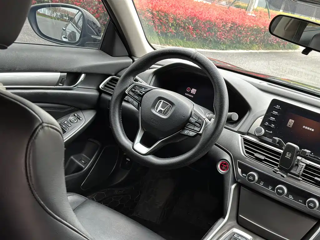 Honda Accord 2020 — фото 12